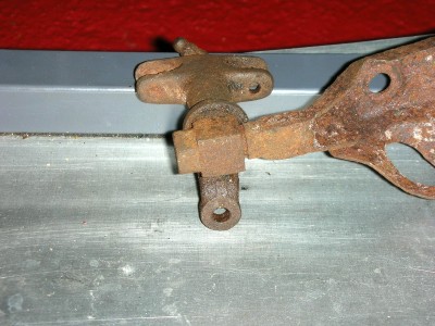 Winding the carrier all the way down the thread will move it at least a 1/2&quot; further from the rod, like this....